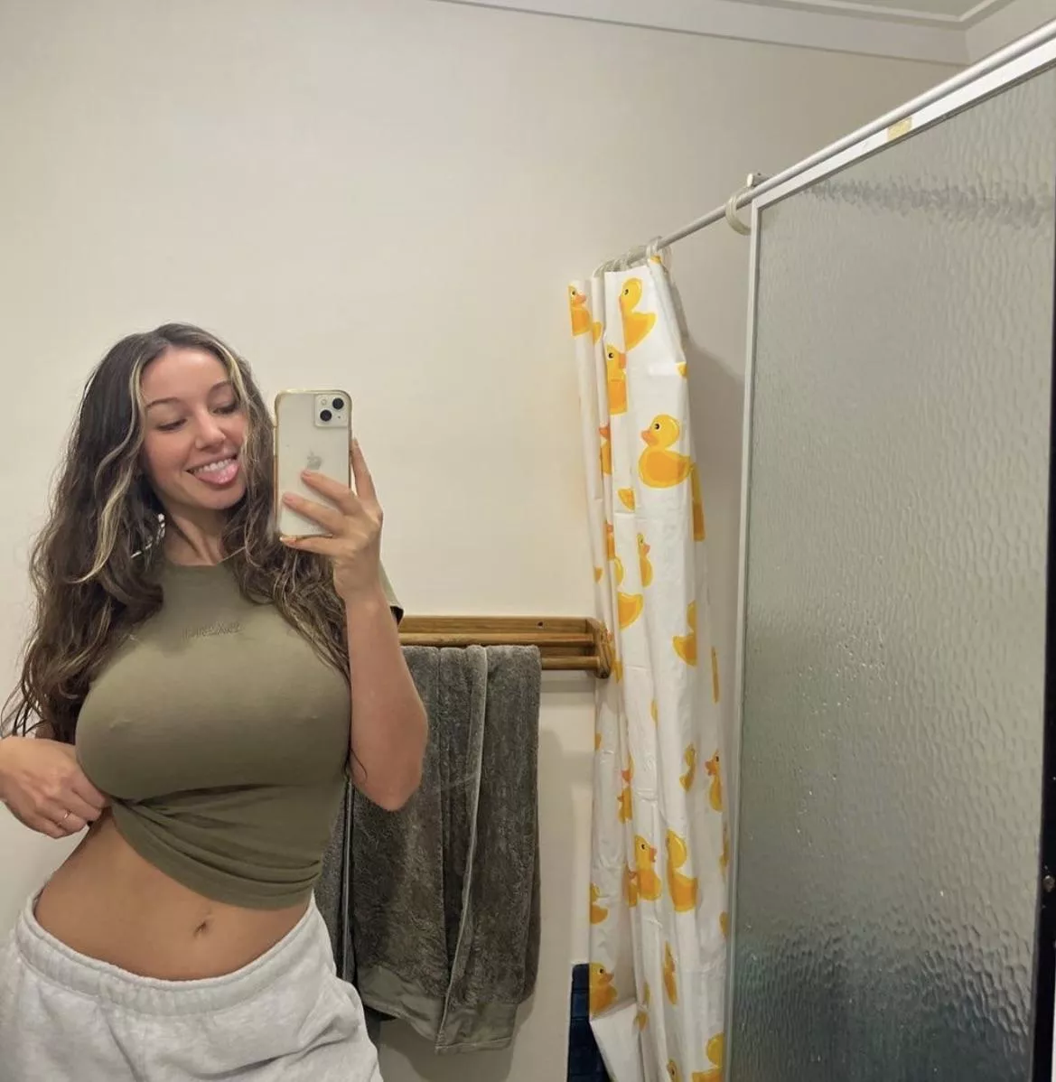 Tits from a land down under posted by Time-Refrigerator674