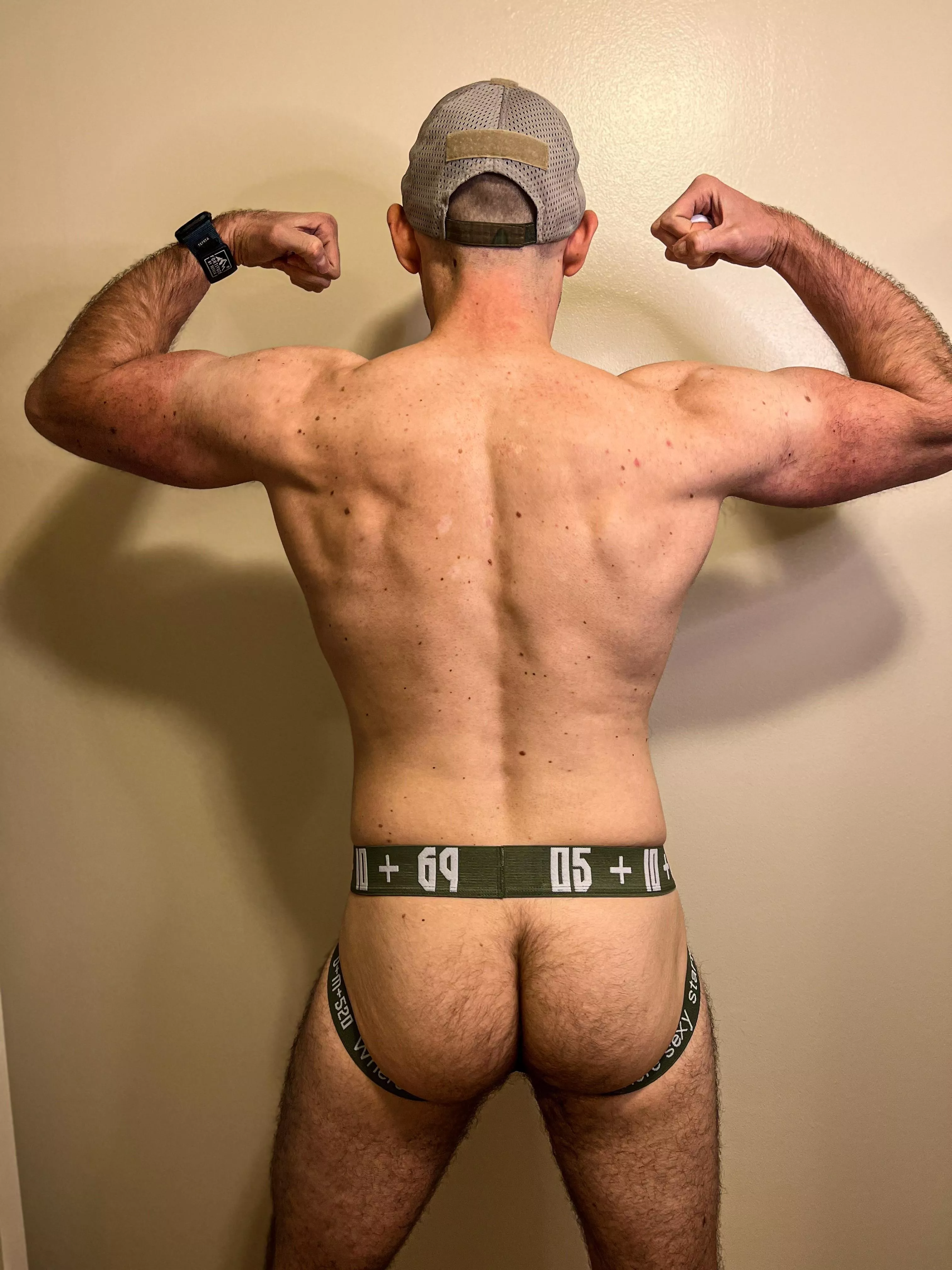 35 male sweaty from my run posted by Fosterfarms1987