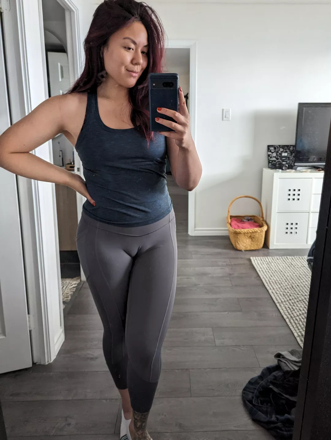 A perfect slit to slide in posted by katwaii