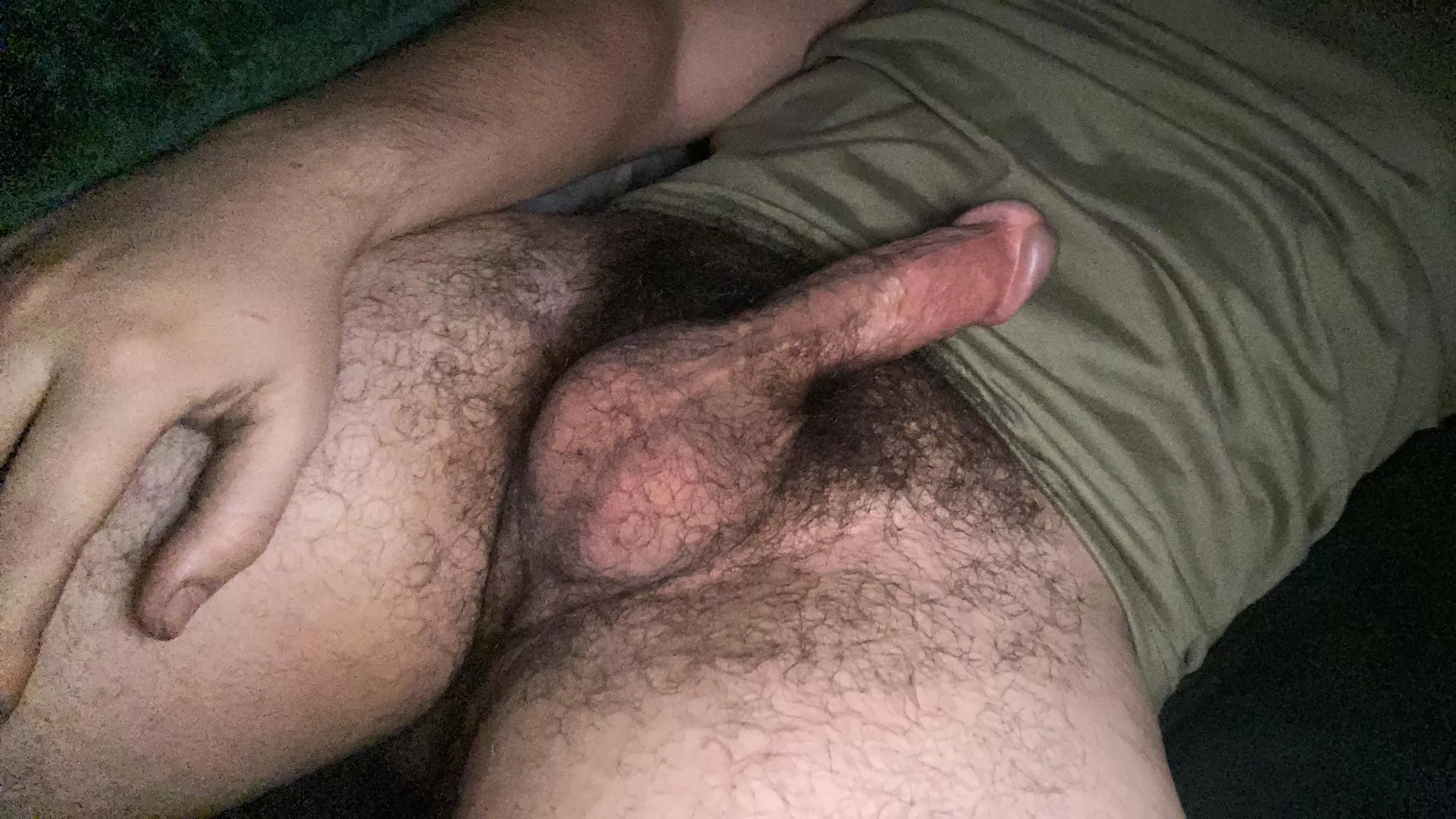 Anyone wanna help out this hairy airman? posted by Xxenomorphin