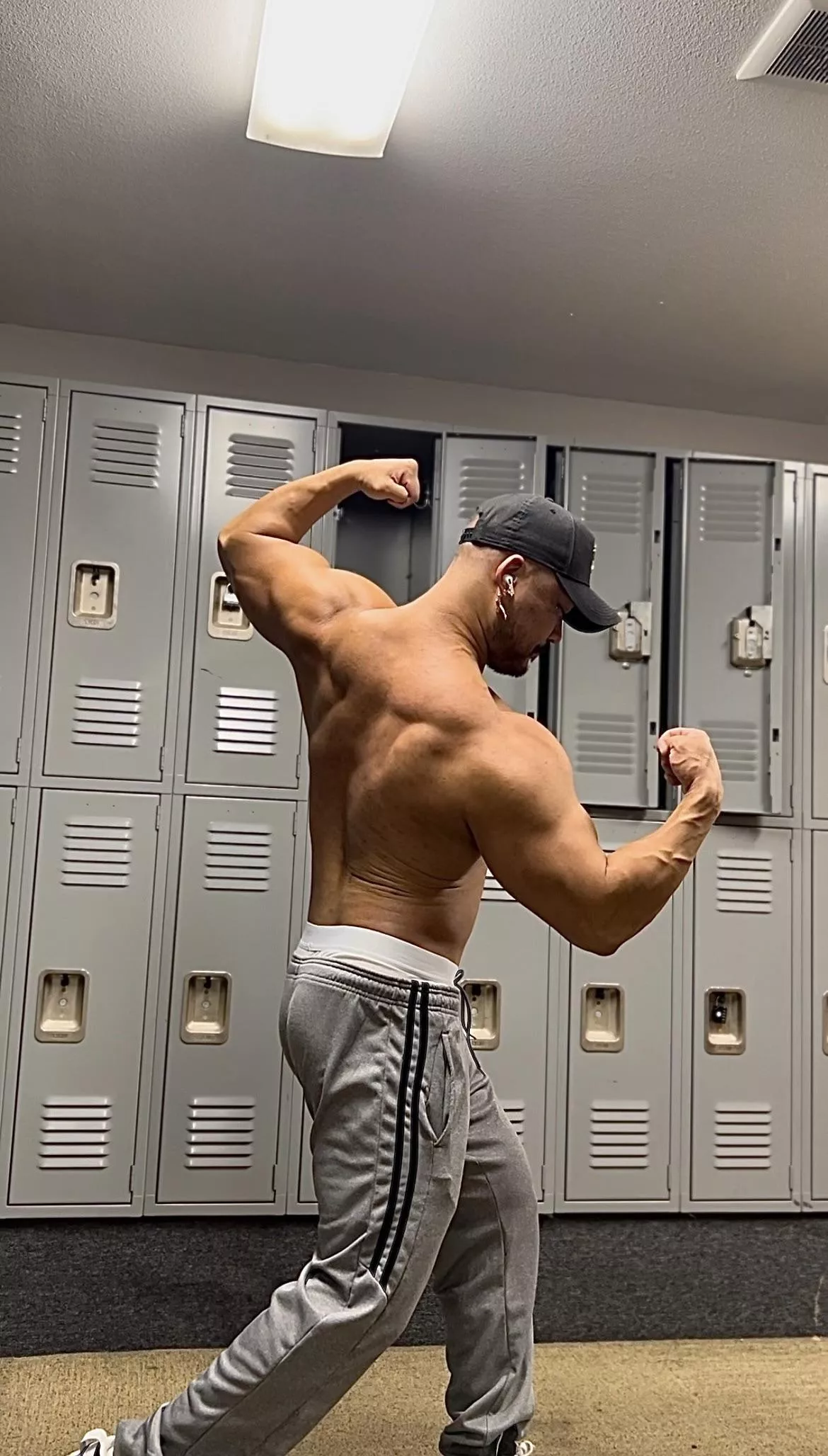 Back armor posted by KingKaiLuke2