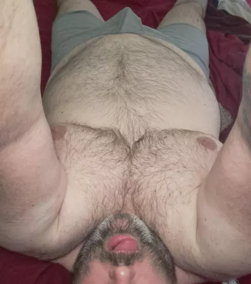 Can this old man still turn you on ? by bigguyneedslove