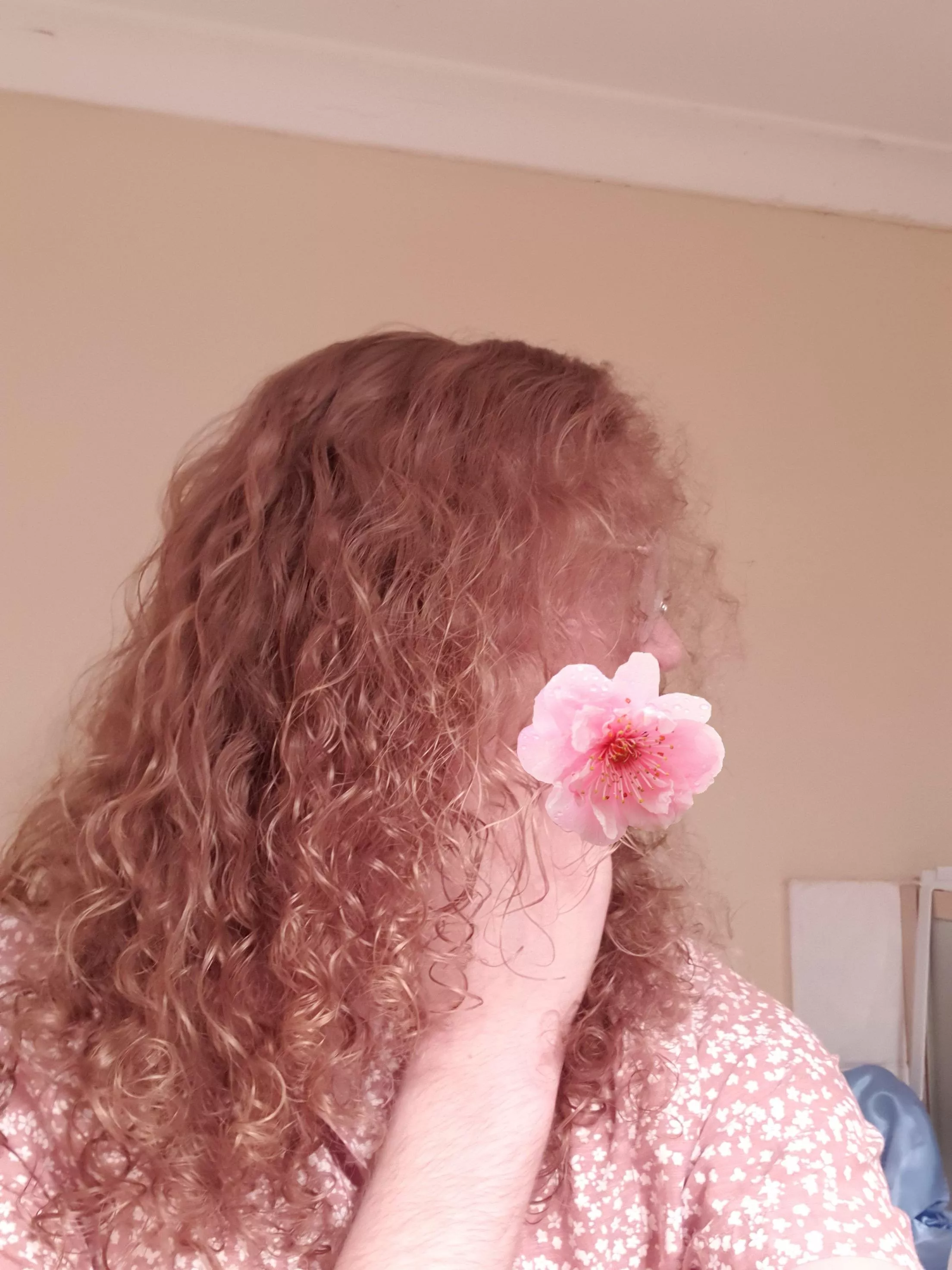 Femboy hair >:3 posted by Educational_Net_4346