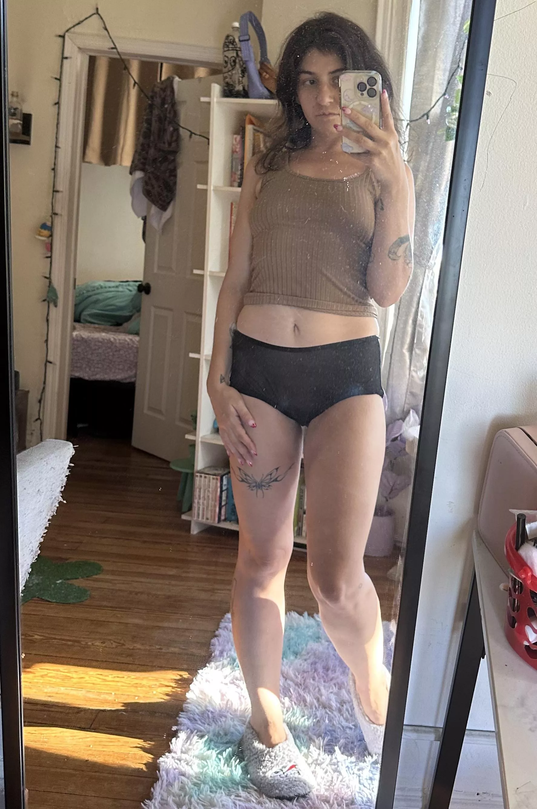 Finally have a day to be lazy 😴[f] posted by chaosqueeeen