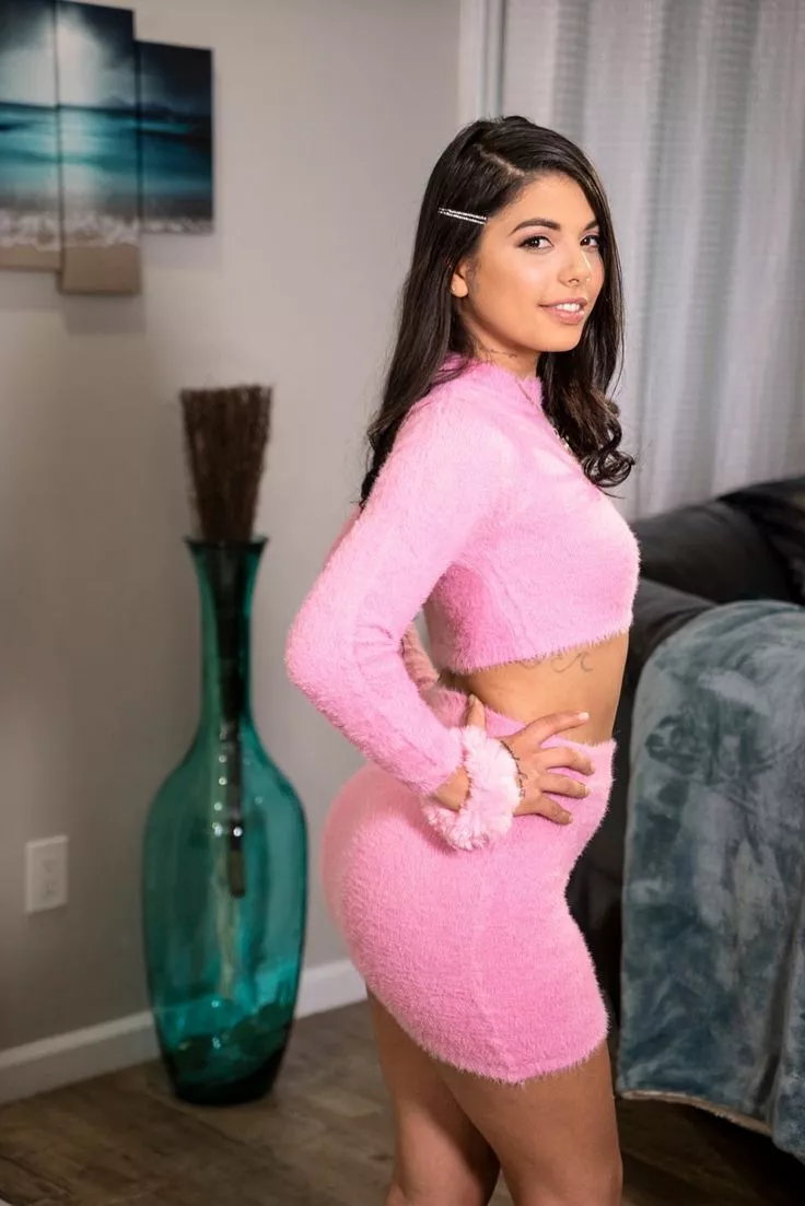 gina valentina posted by Honest-Equivalent371