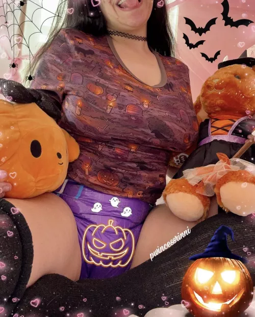 halfway to a cute spooky halloween by pwincessrinni