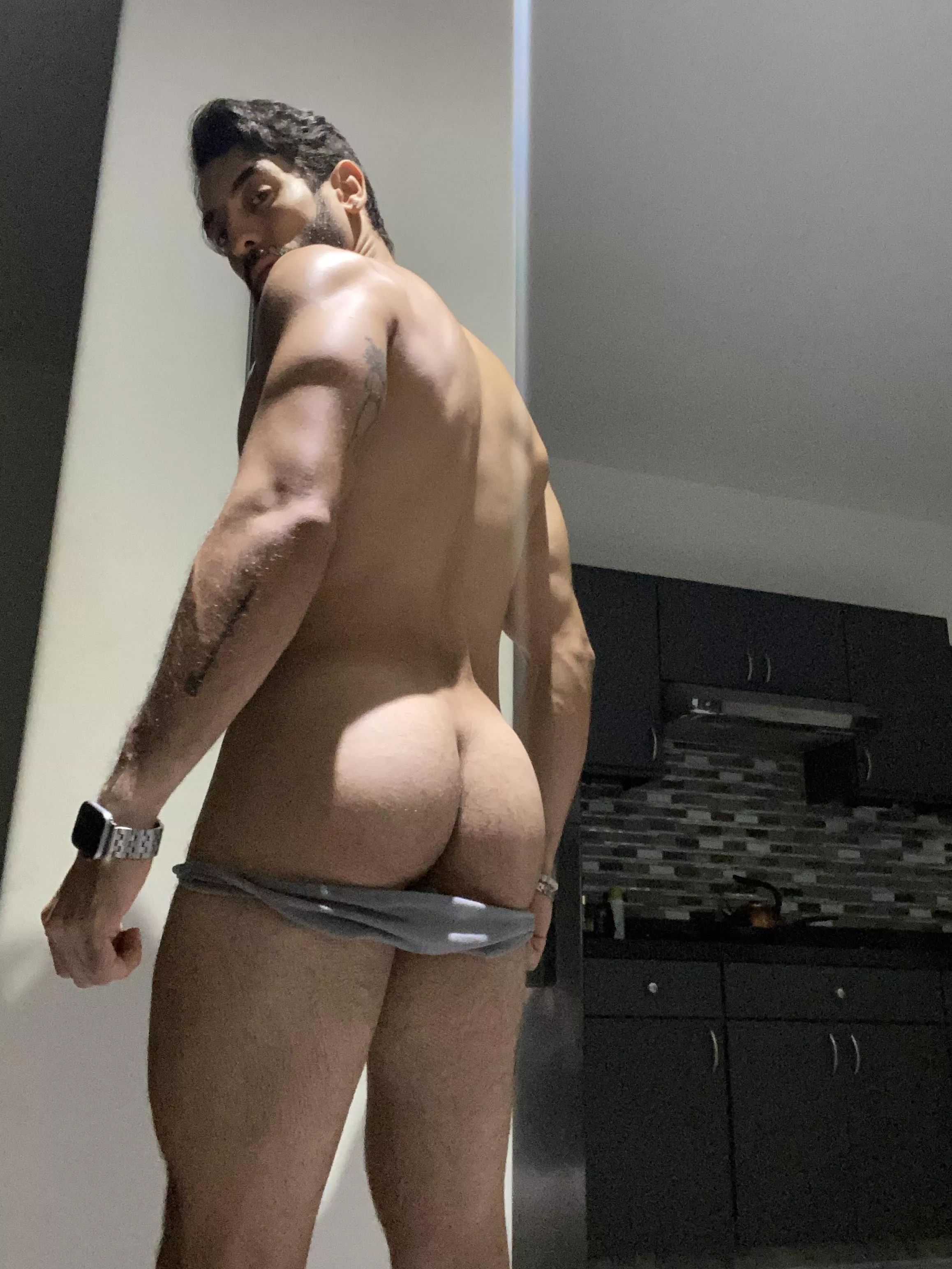 Hello baby I have something for you 👅🍆💦 posted by Itsmateoxxx