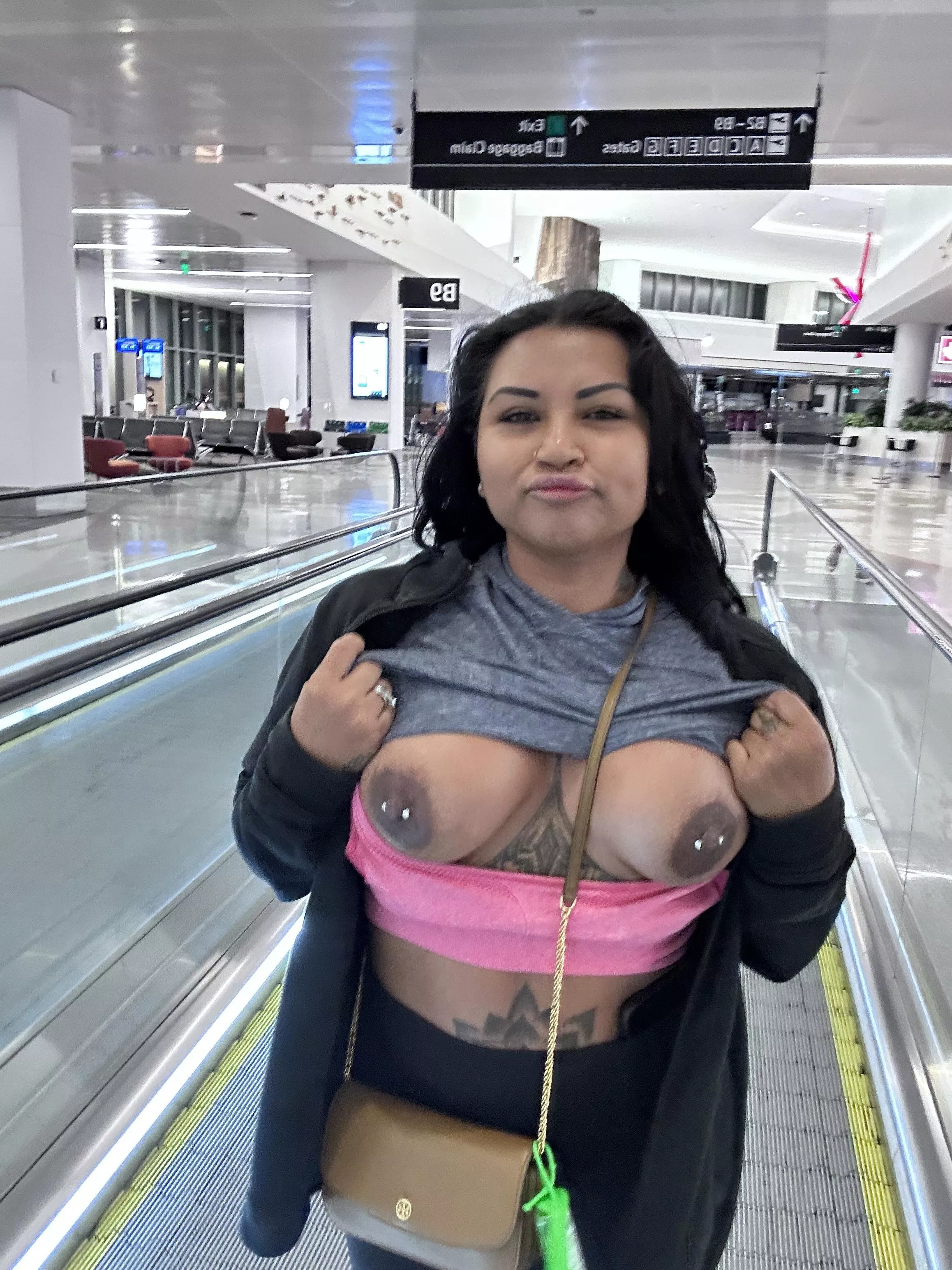 How about some airport boobs posted by 88MayaLynn