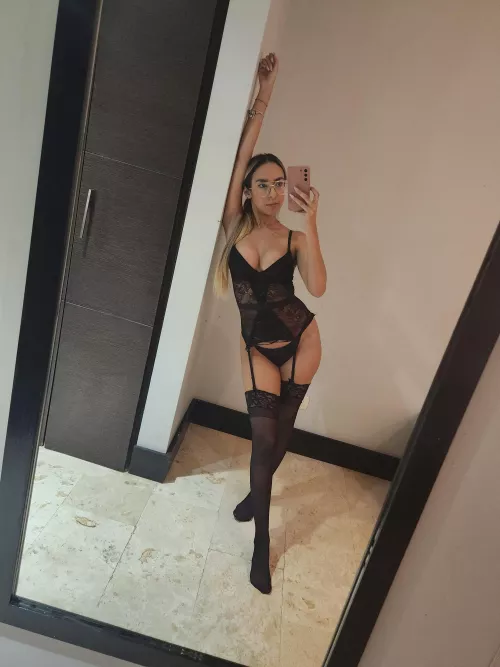 How's this black lingerie on me 😌 by mcalixox