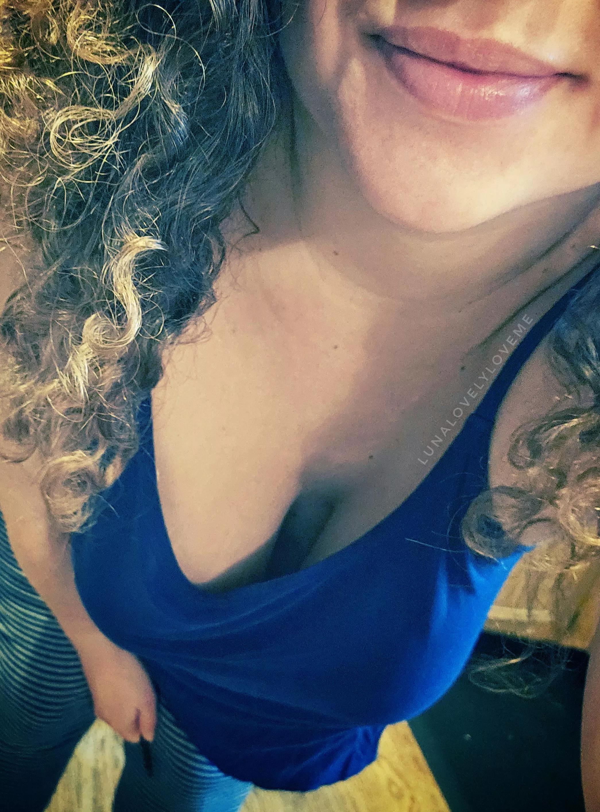 I hope you don't mind my braless state, it's just more comfortable this way. posted by Lunalovelyloveme