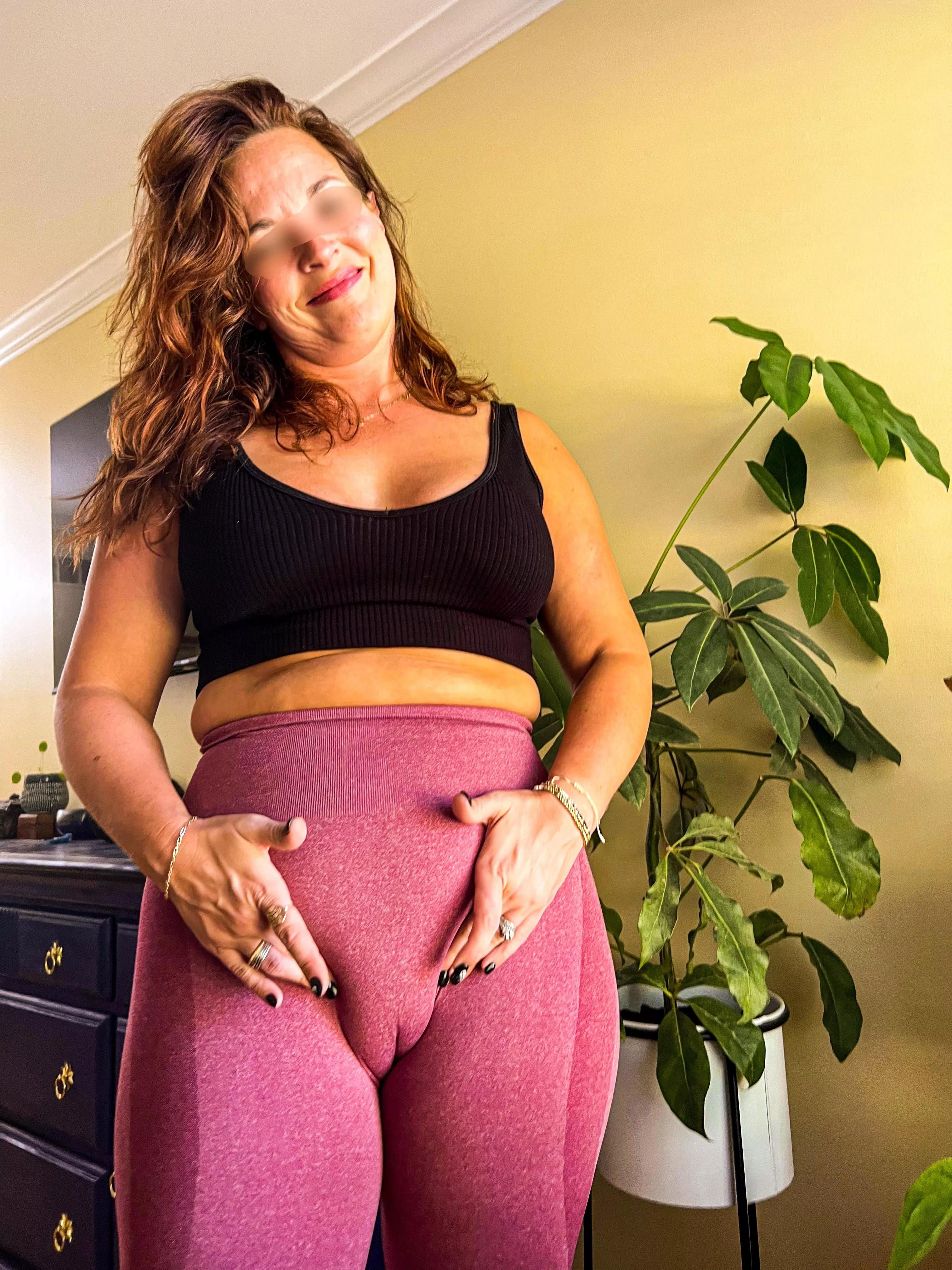 I love feeling the eyes on my pussy in these yoga pants posted by Threatlevelmiddnite