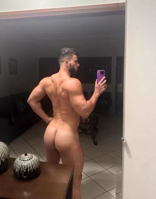 I love the size of this mirror by italofassin