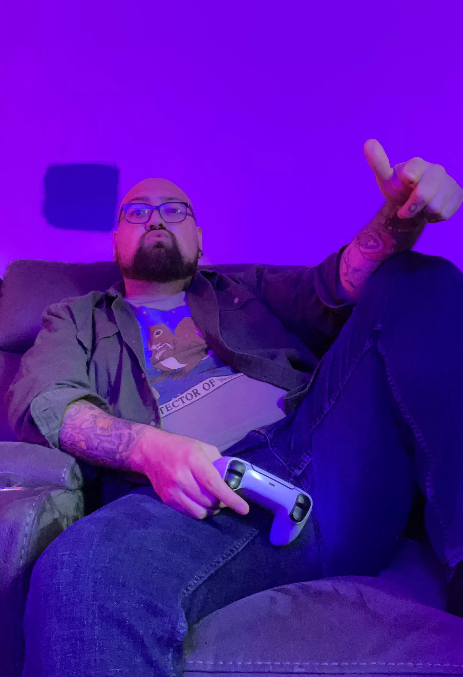 I need some gaymer friends to flame the toxics w/ 😜 posted by cursiveace