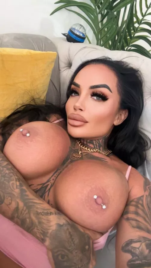 I think I need to go bigger, right? by coedolsz