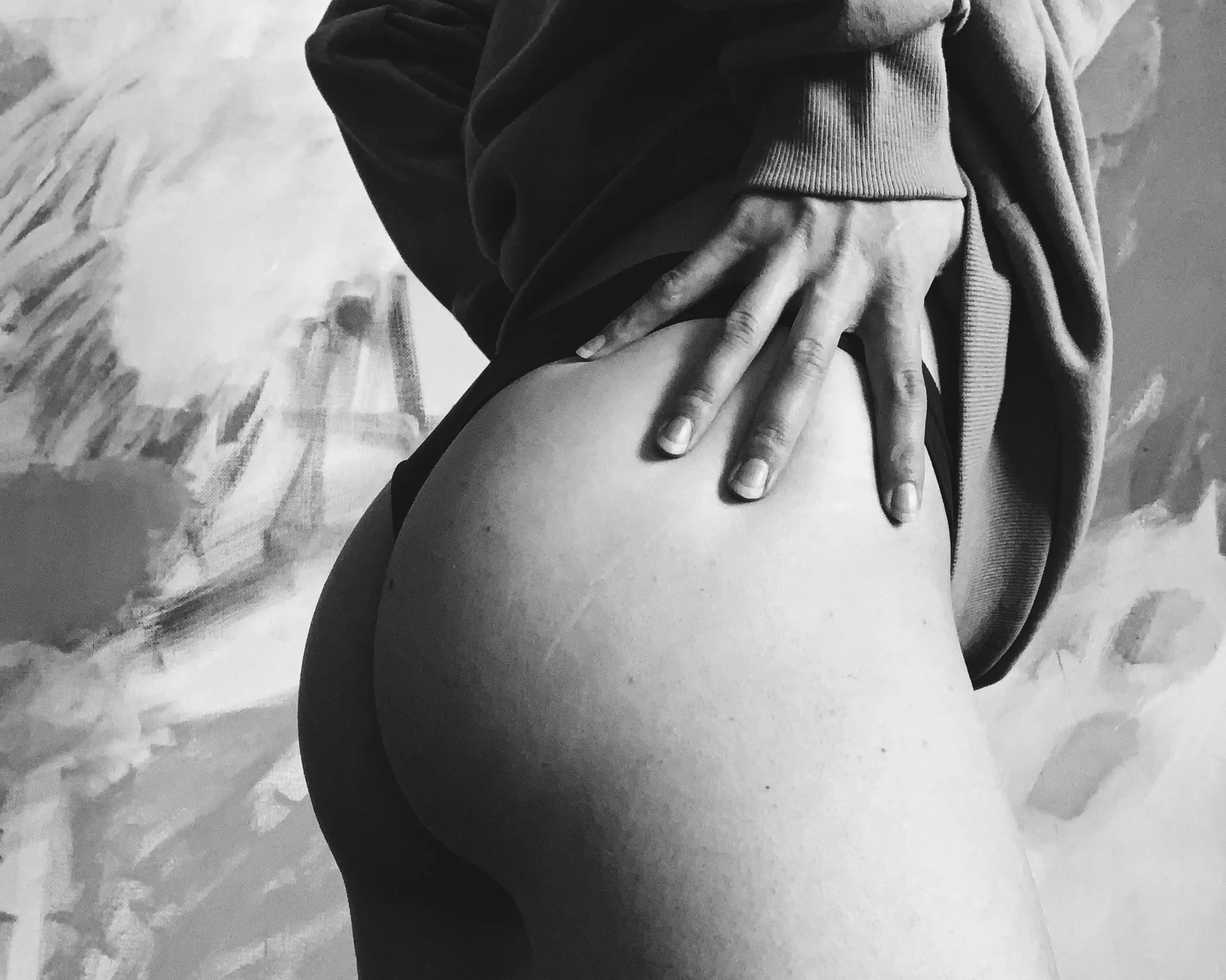 I think my hand looks better than my butt here posted by qpassionfruit