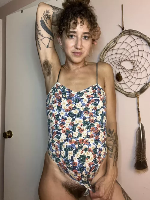 Just a curly haired hippie chick ✌🏼 by HairyRachel_Mae36