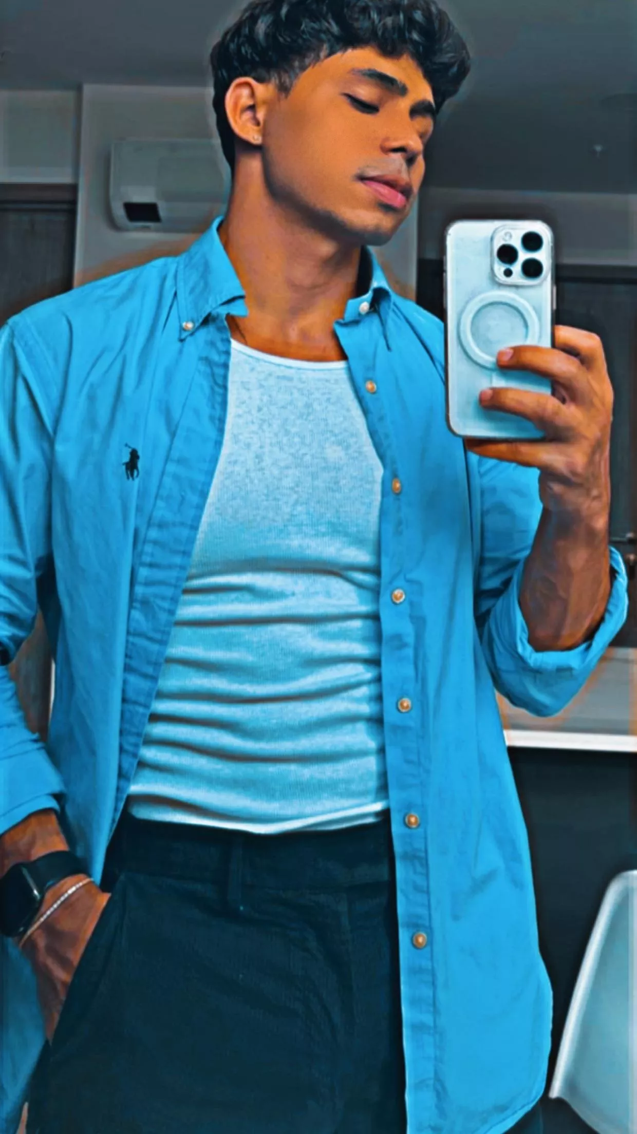 Looking for friends to play with apex or OW 😌 prefer PSN players but I’m open to Xbox 😁 posted by No_Security_1995