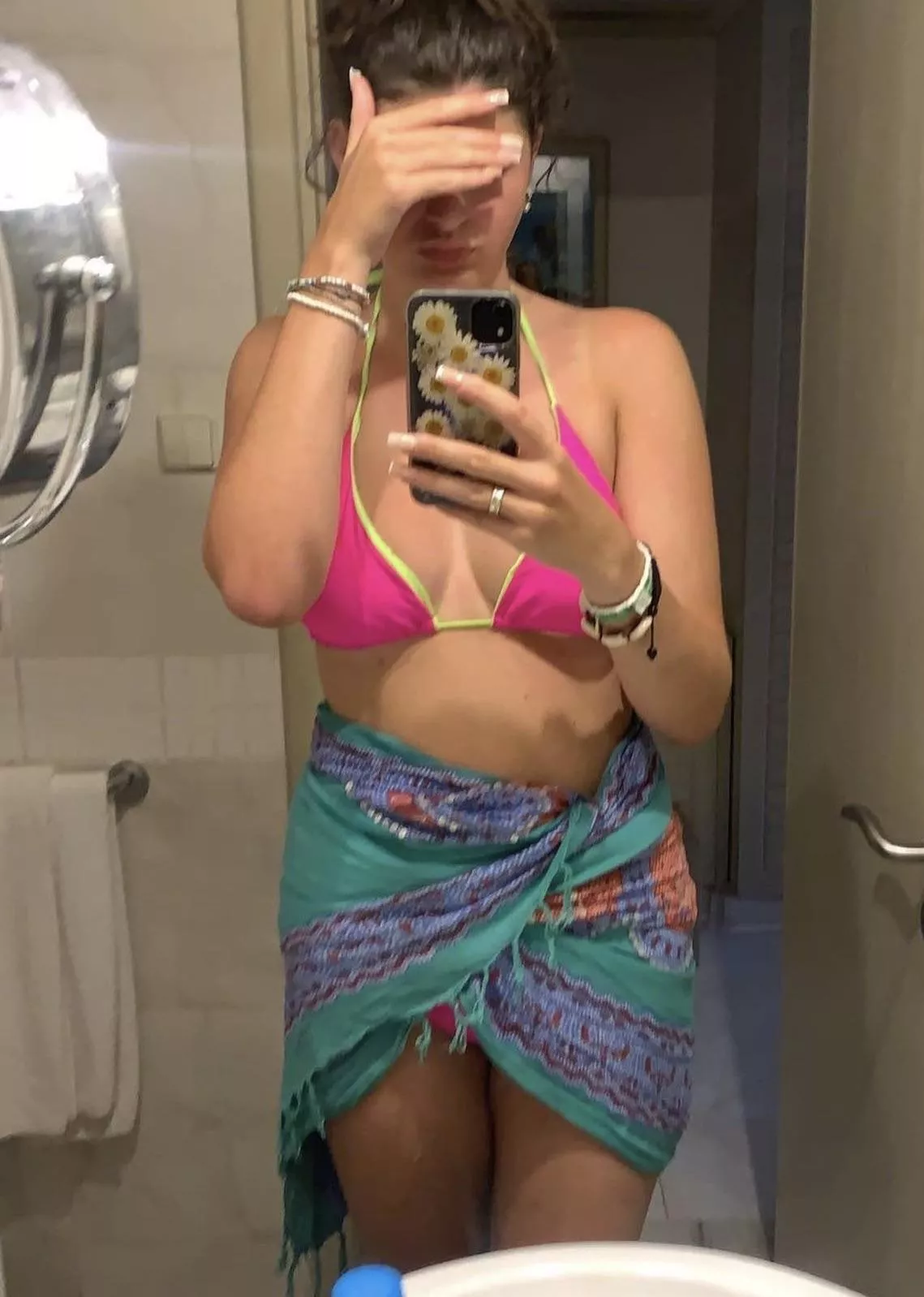 Mirror pose posted by errorsans5642