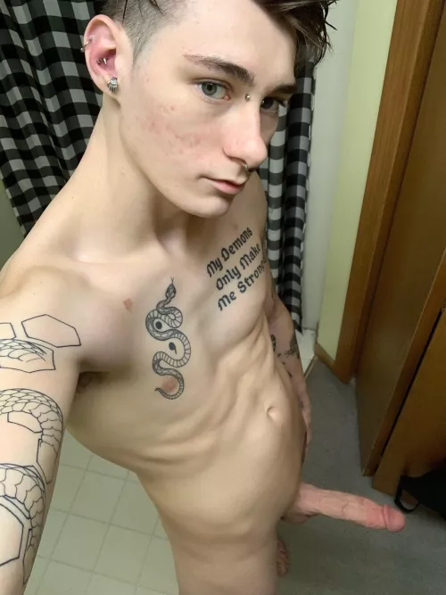 My goth boy dick is fresh and clean💦 by PaytonTallSlim