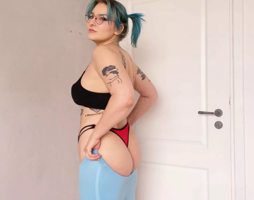 My gym pants starting to be too tight posted by Blumerystka