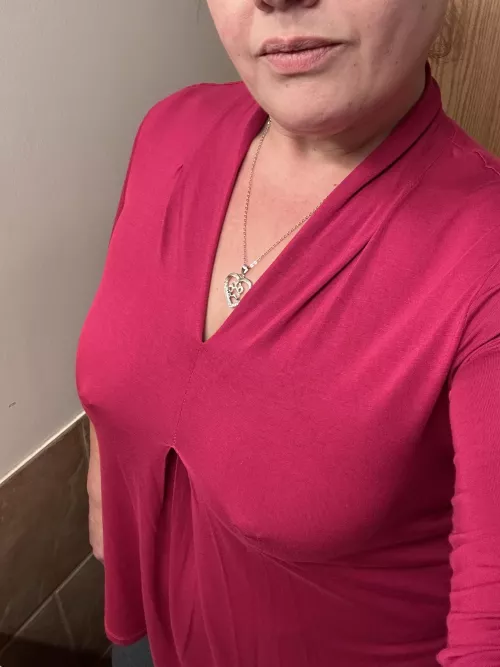 Returning to work after vacation.. kinda sucks by elysedoll