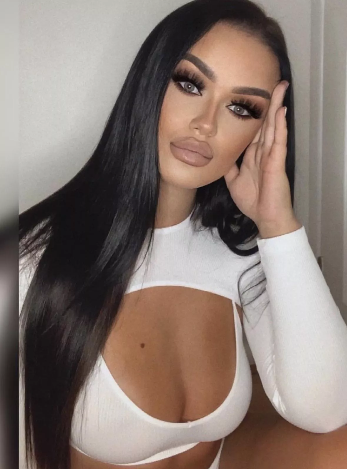 Shannon posted by round_plastic2