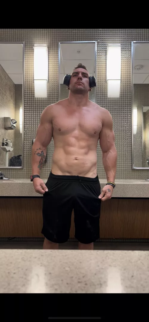 Sunday funday post workout (30)(m) by Wise_Gap_8330