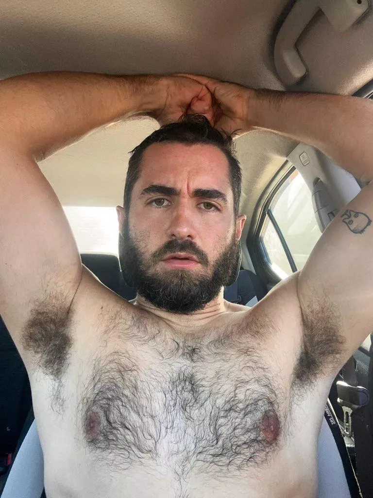 Sweaty armpits post gym posted by Zibroberto