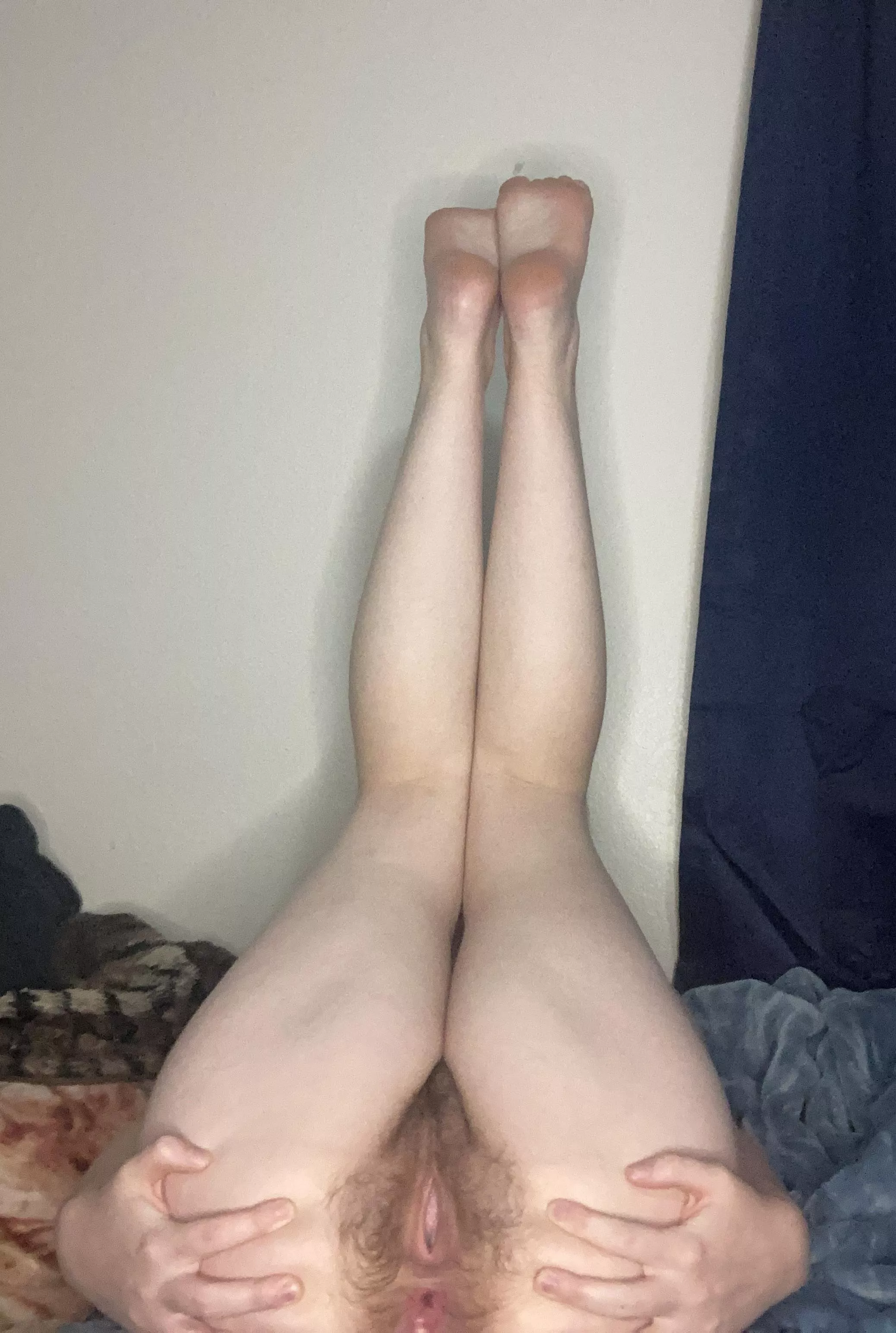 use one word to describe my hairy pussy posted by DaisyLeonXXX