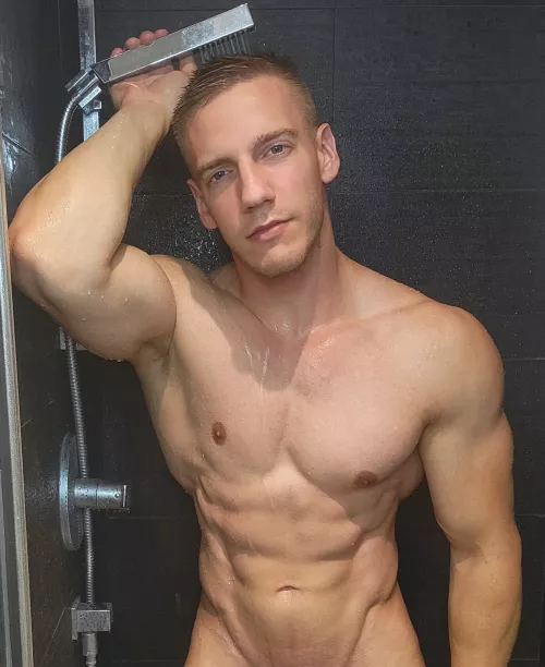 You wash me & I wash you 😏..? by John_fitness91