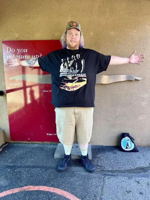 According to the Zoo I’m Larger than a Gorilla by champagne-pocky