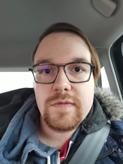 Am i attractive? by GayBottom84