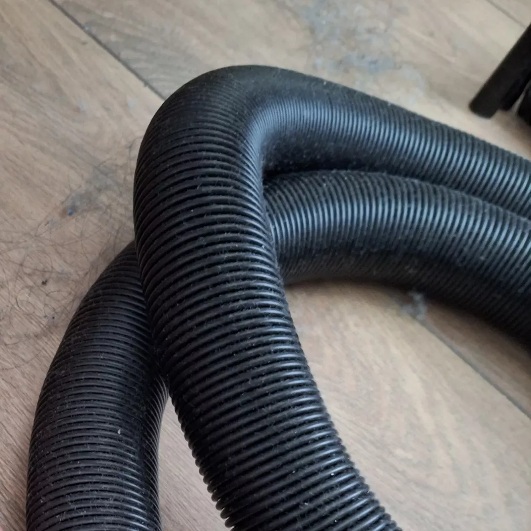 Anyone else have a fetish for vacuum cleaner hoses? posted by areothevacuumhose