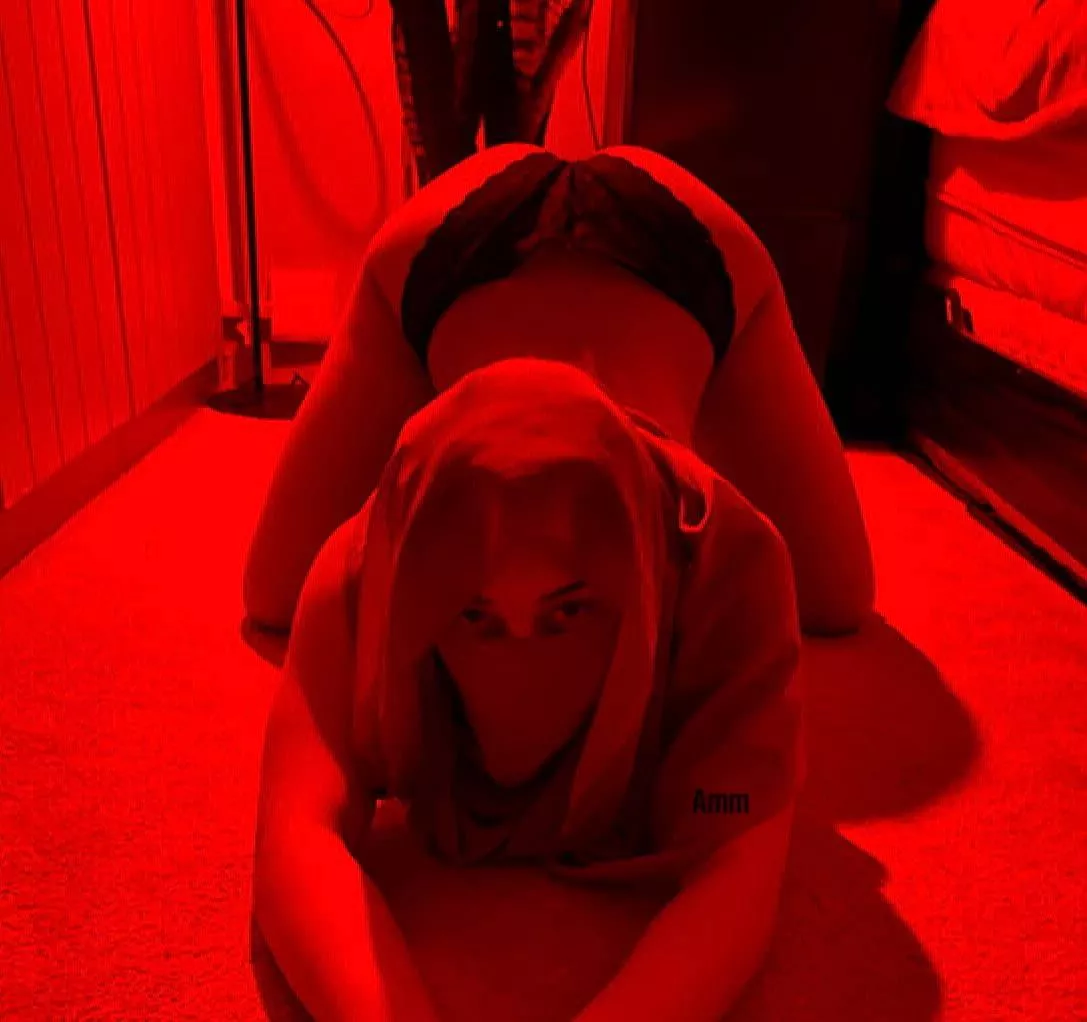 Backshots while I arch for you? posted by arabmusclemommy