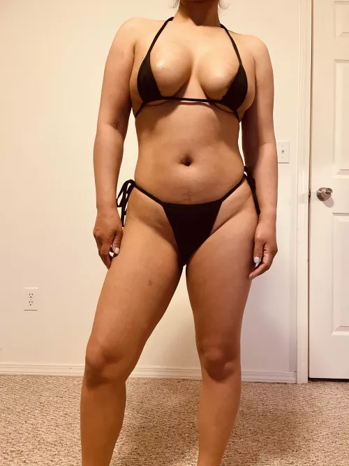 (F)40 How do I look in my bikini? by Pinkchowmein2