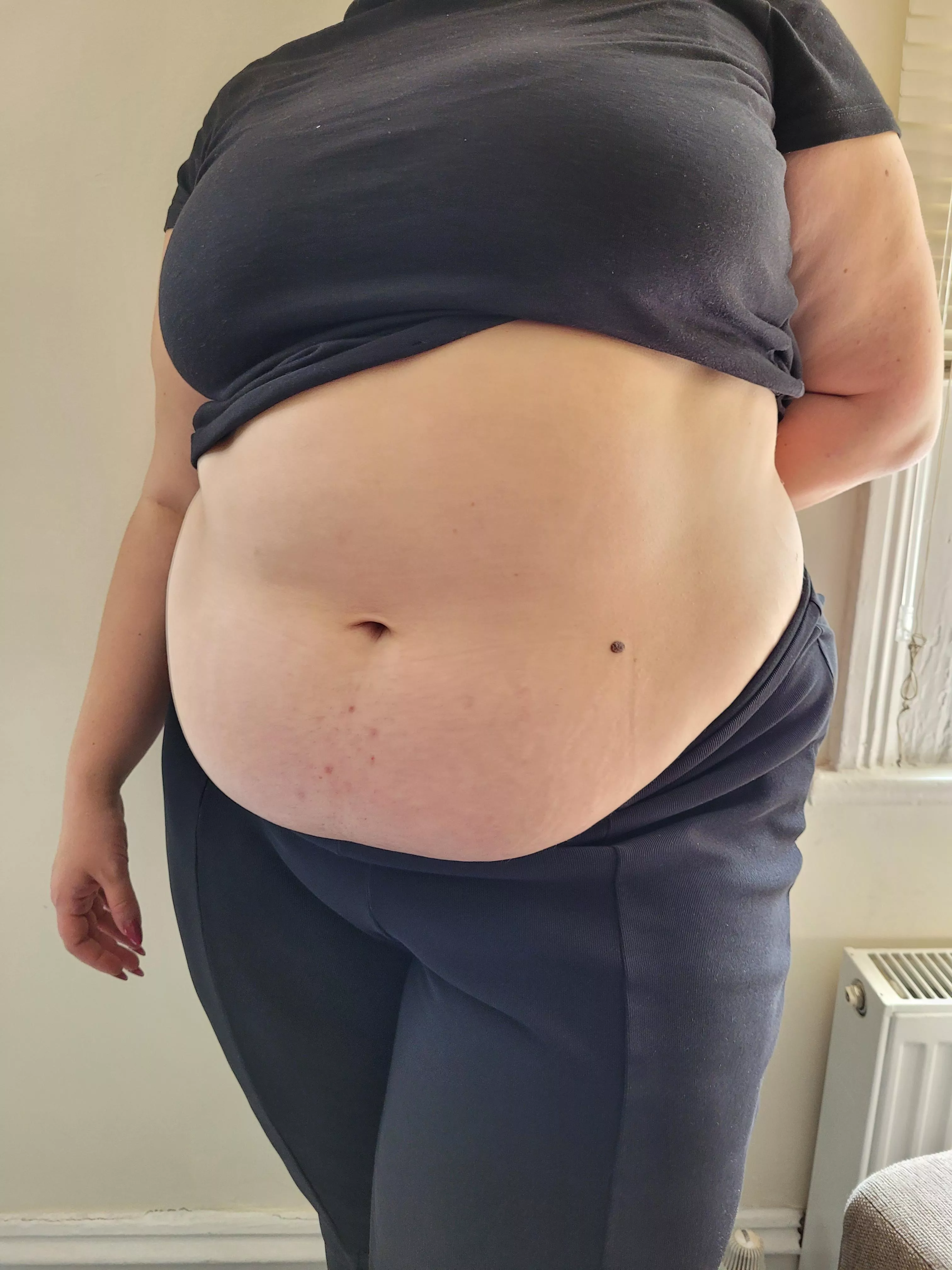 I thought black was meant to be a slimming colour 🐷 posted by Vincintas