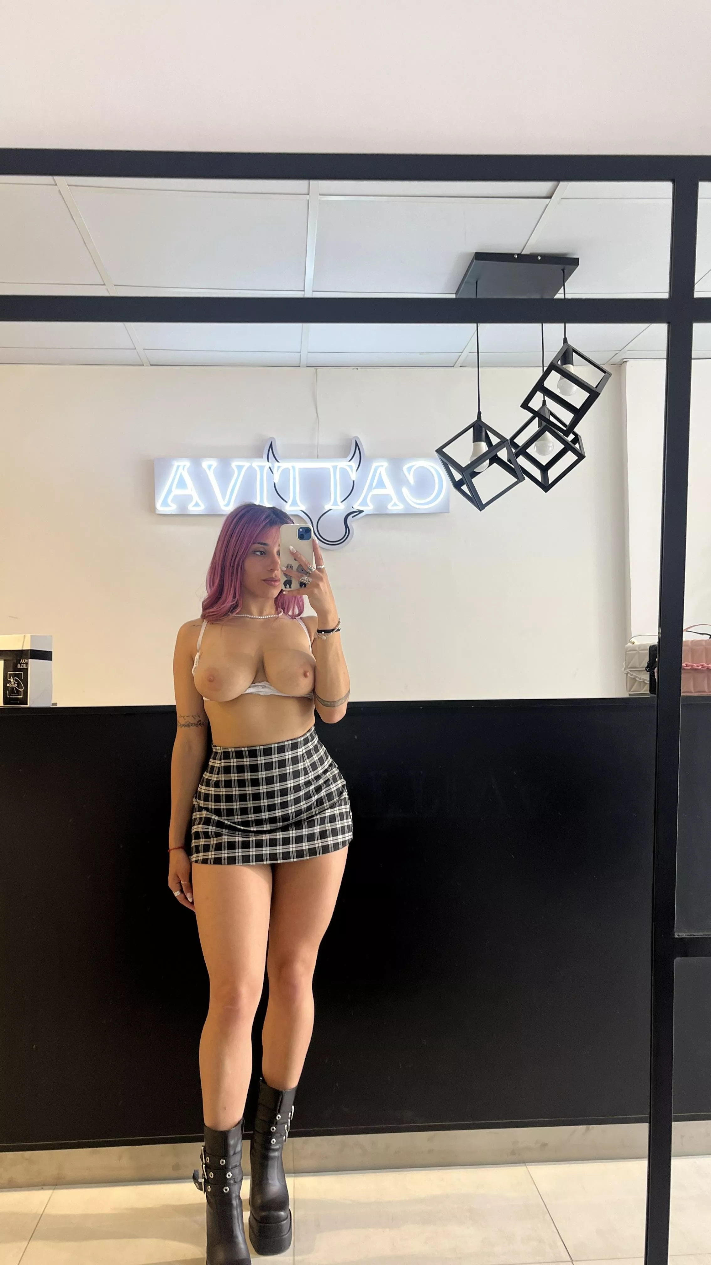 I'm all yours if you can handle a thick girl posted by DoubleSeesaws