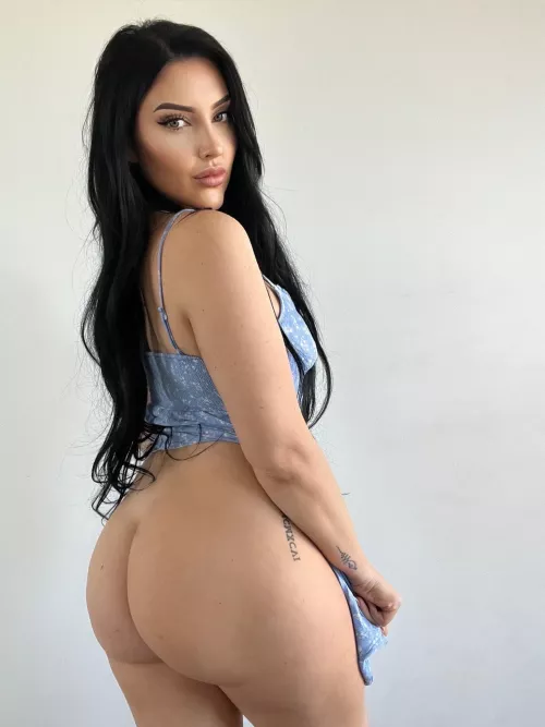 Is there such a thing as too much ass ? by Charlotterose65_