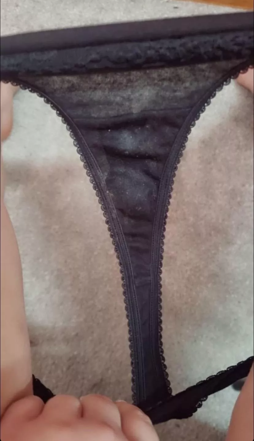 Juicy and wet ready to be sucked posted by DiscreetFreaks