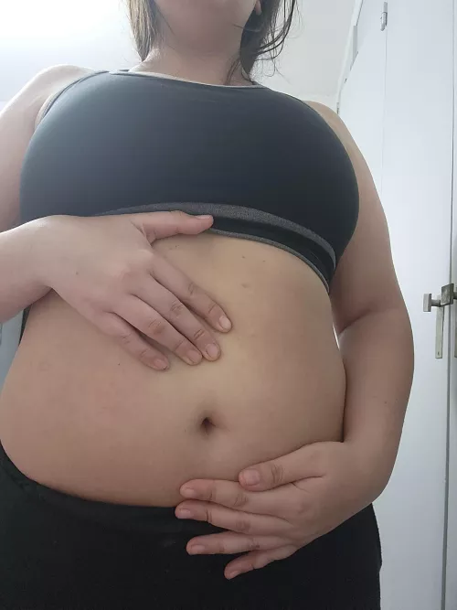 Let's play with my belly babe by abbysweet_