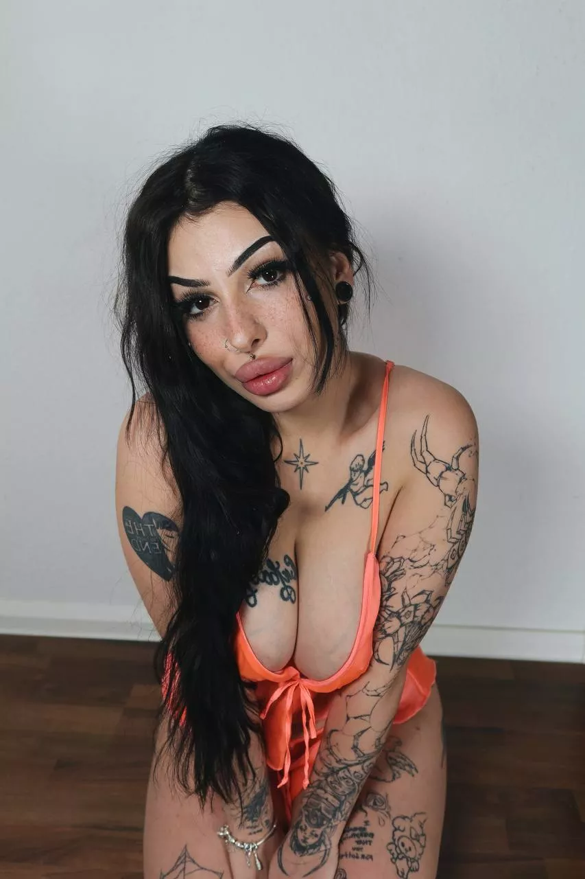 Long hair cannot hide my big breasts posted by exultantparallel22