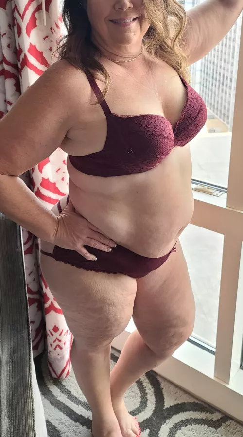 Maturemilf flashing in Las Vegas! by hotwifeinTEX