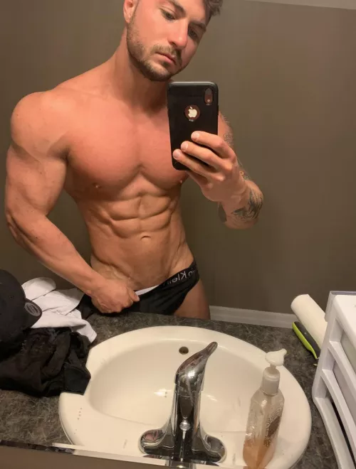 Maybe I should bring back the abs by Averagejoe_fit