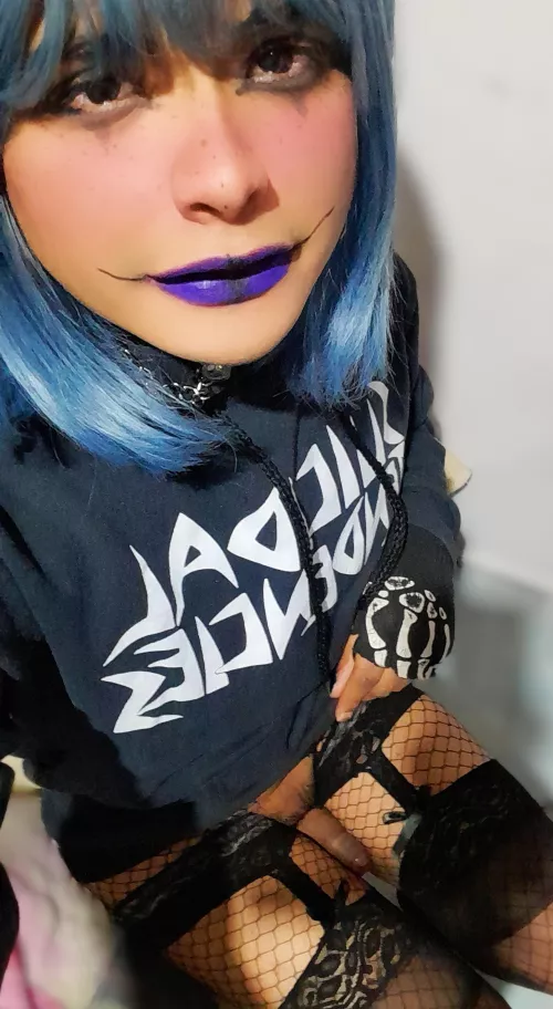 omg i was straight and with a girlfriend just a year ago and now I'm doing thinks like this! by supertokyogod