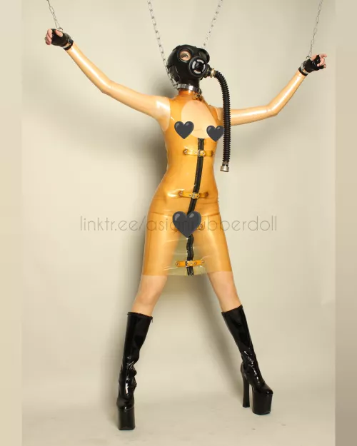 Restricted in gas mask 🖤 by latex-desire