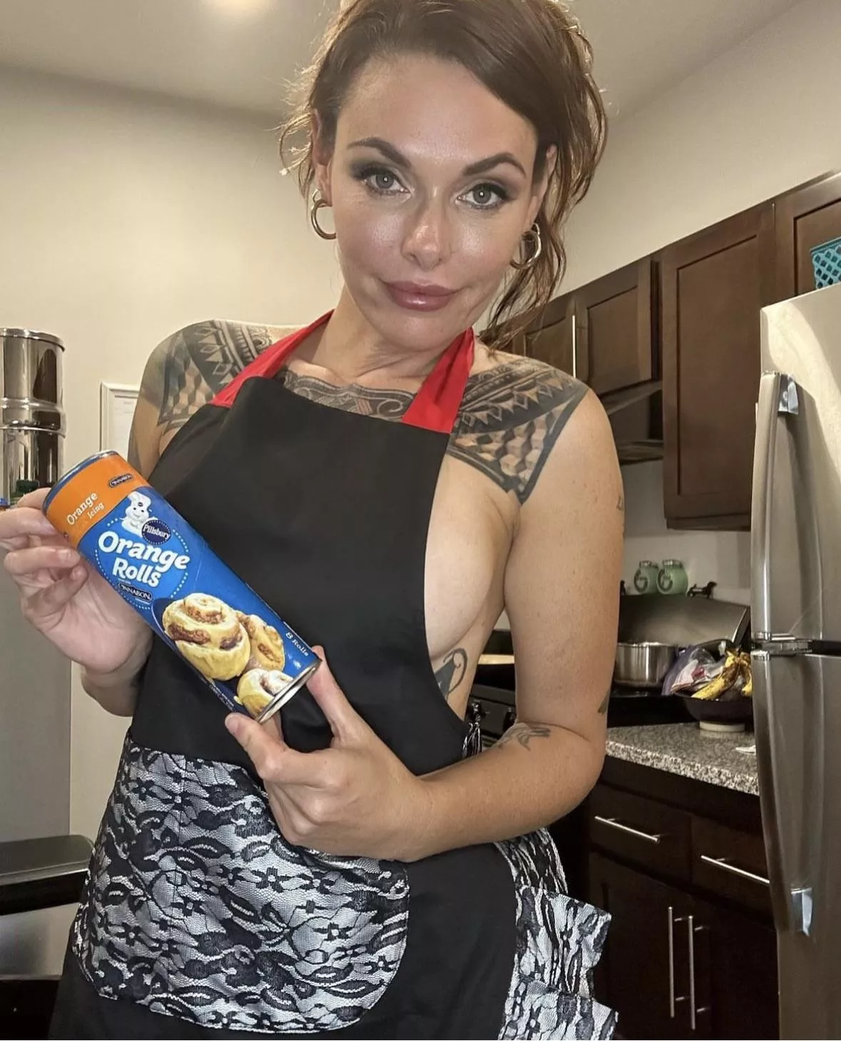 Side boob in the kitchen posted by ParkerSkyesXXX