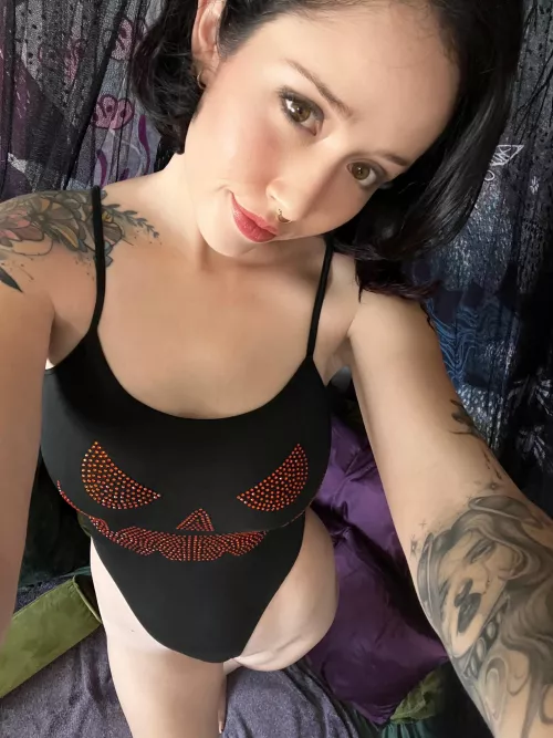 Spooky season 🎃 by Lola-Wants