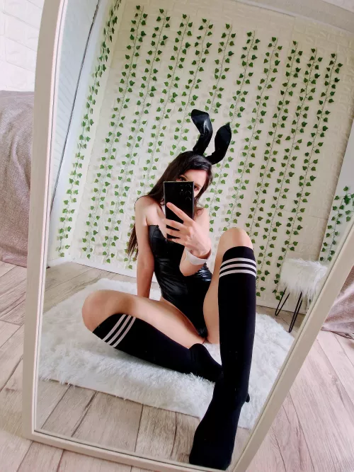 Will you feed me with carrots? 🥕 by dilly_junce