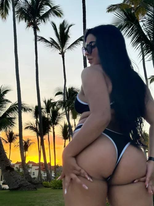 [abbymiller4] my beautiful tanned ass on the beaches of R.D. 😍 https://chaturbate.com/abbymiller4/ by abbymiller_