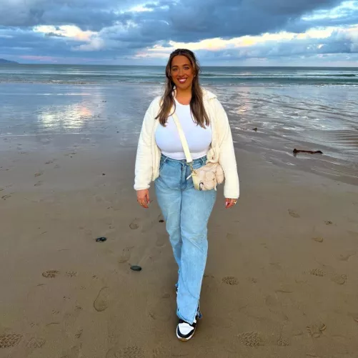 Beach babe by TheBookOfBoobaFett